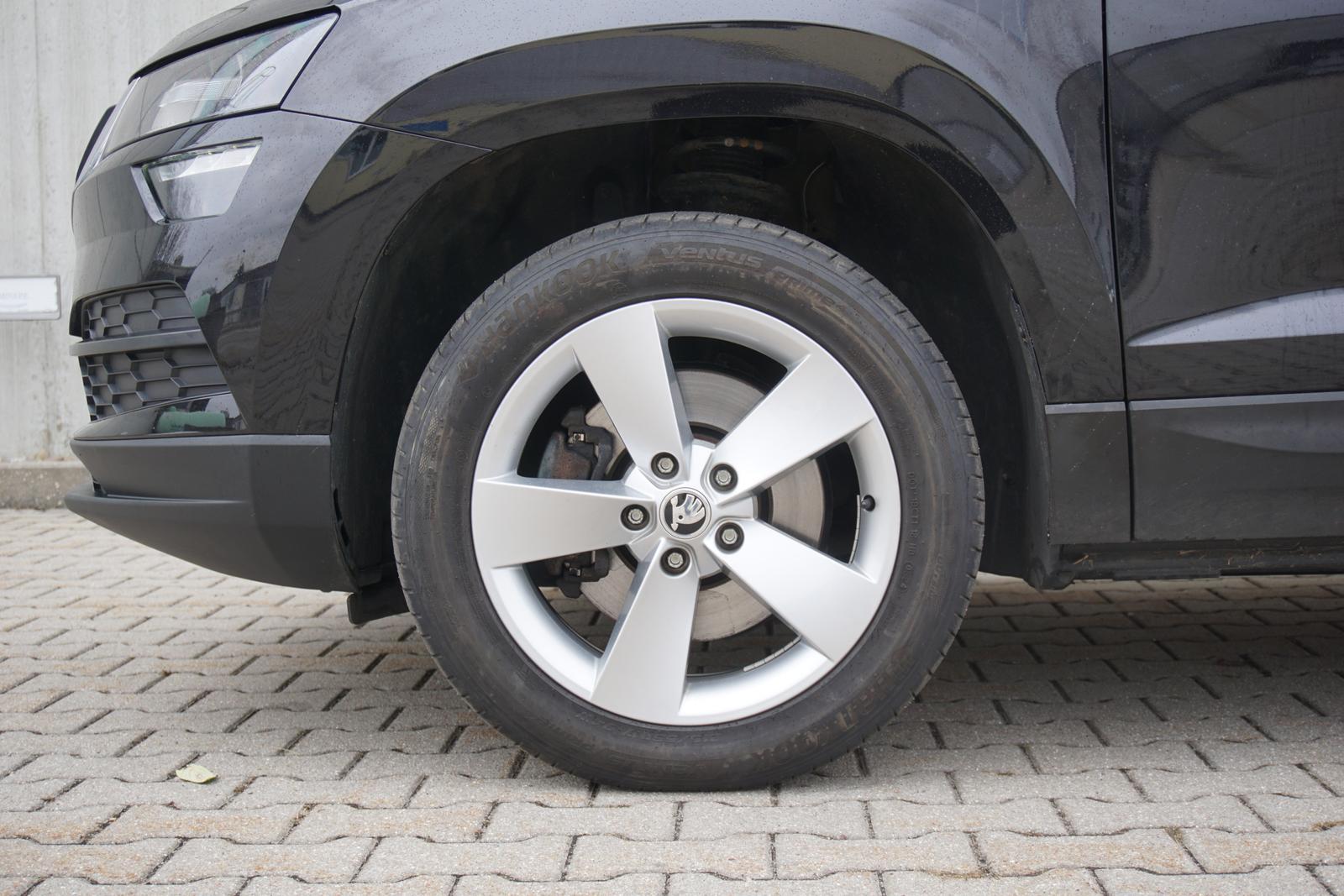 Skoda Karoq 1.0TSI DSG AHK Varioflex PDC SHZ 1 Hd.