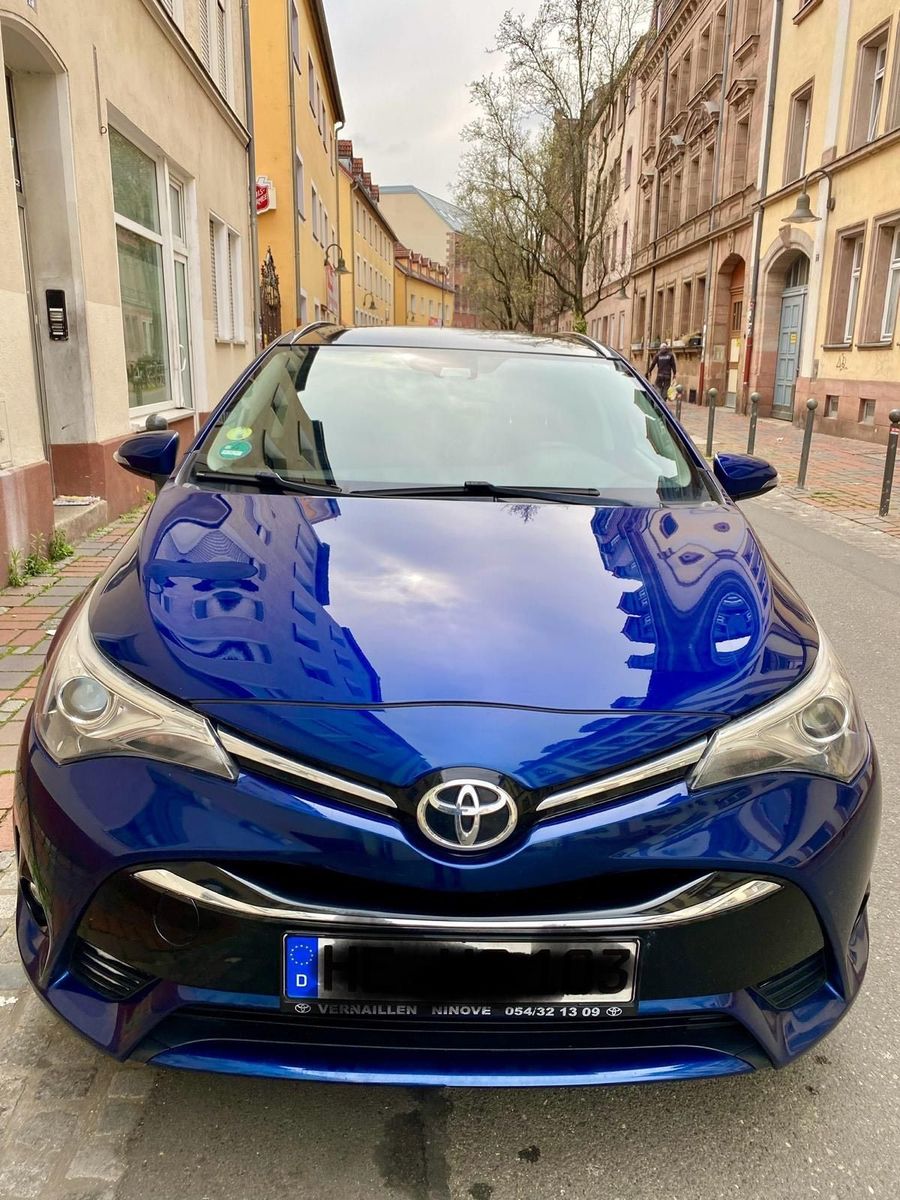 TOYOTA Avensis