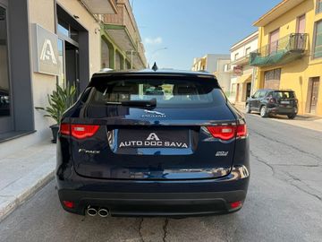 Jaguar F-Pace - 4