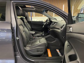 Hyundai Tucson Premium 4WD *AHK*KAMERA*NAVI*PANO*LEDER*
