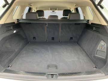 Volkswagen Touareg - 8
