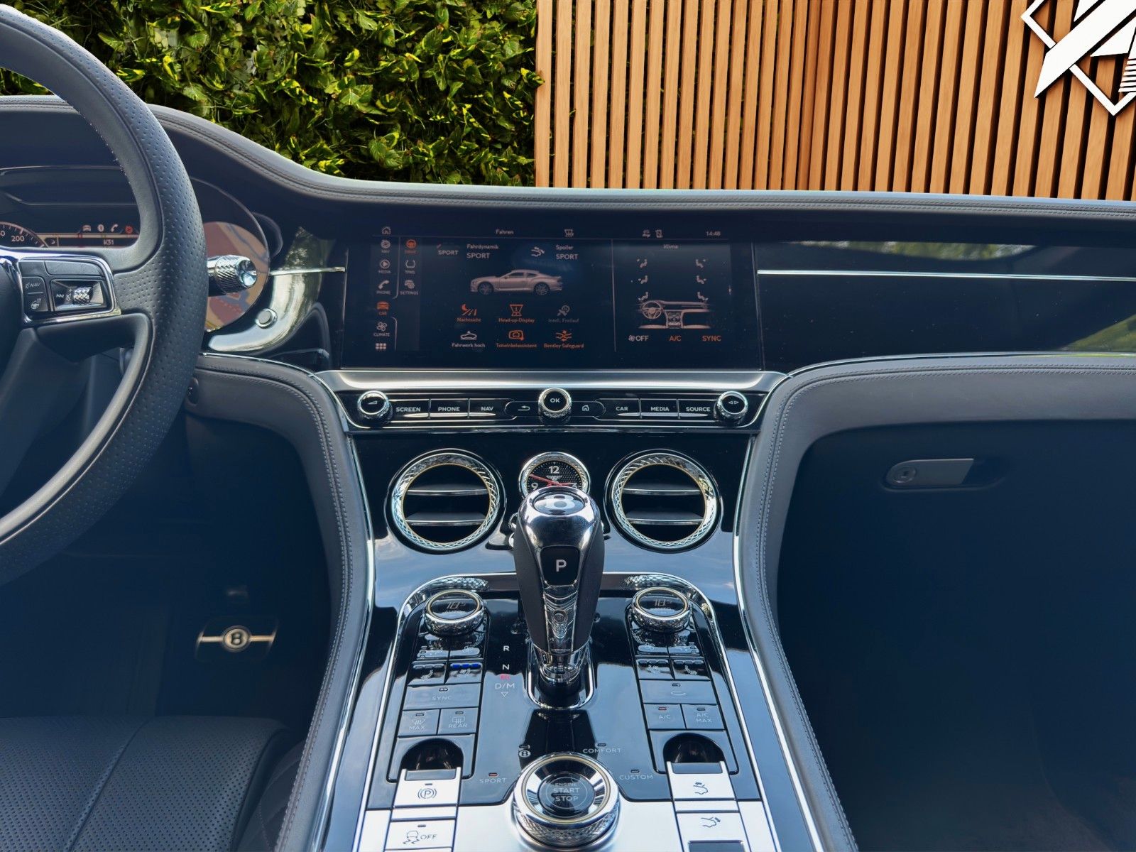 Fahrzeugabbildung Bentley 4.0*V8*Mulliner*Blackline*22"*HuD*ACC*Night Vis*