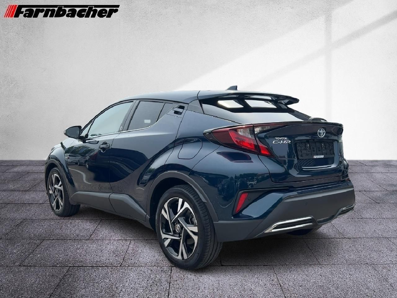 Fahrzeugabbildung Toyota C-HR Hybrid Team D
