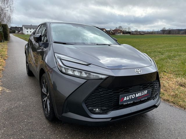 Toyota C-HR 2.0-l-VVT-i PHEV Team Deutschland