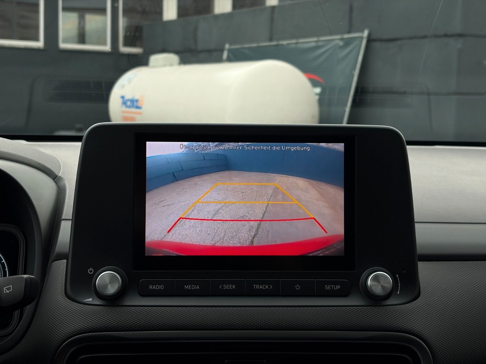 Fahrzeugabbildung Hyundai KONA Select Elektro CarPlay Kamera SHZ LHZ DAB+