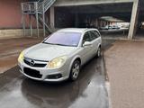 Opel Vectra 2.2 Automatik TÜV - Opel Vectra aus 2005: Kombi