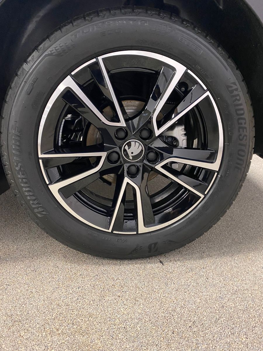 Fahrzeugabbildung SKODA Fabia 1.5 TSI DSG Monte Carlo+KAMERA+Android+ALU