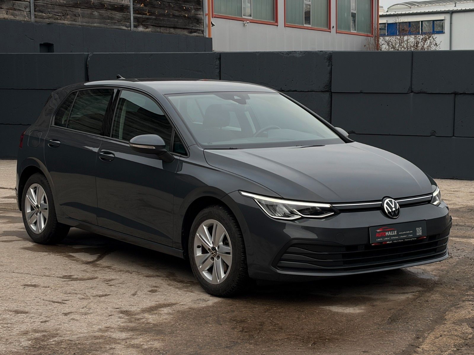 Fahrzeugabbildung Volkswagen Golf 1.5 TSI Life ACC LKAS PDC SHZ 3Z-Klima LED