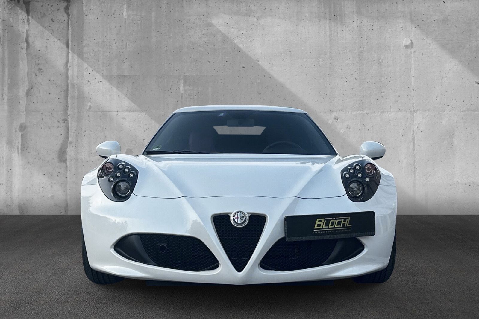 Fahrzeugabbildung Alfa Romeo 4C*1.Hand*Deutsches Auto*Carbon Scheinwerfer