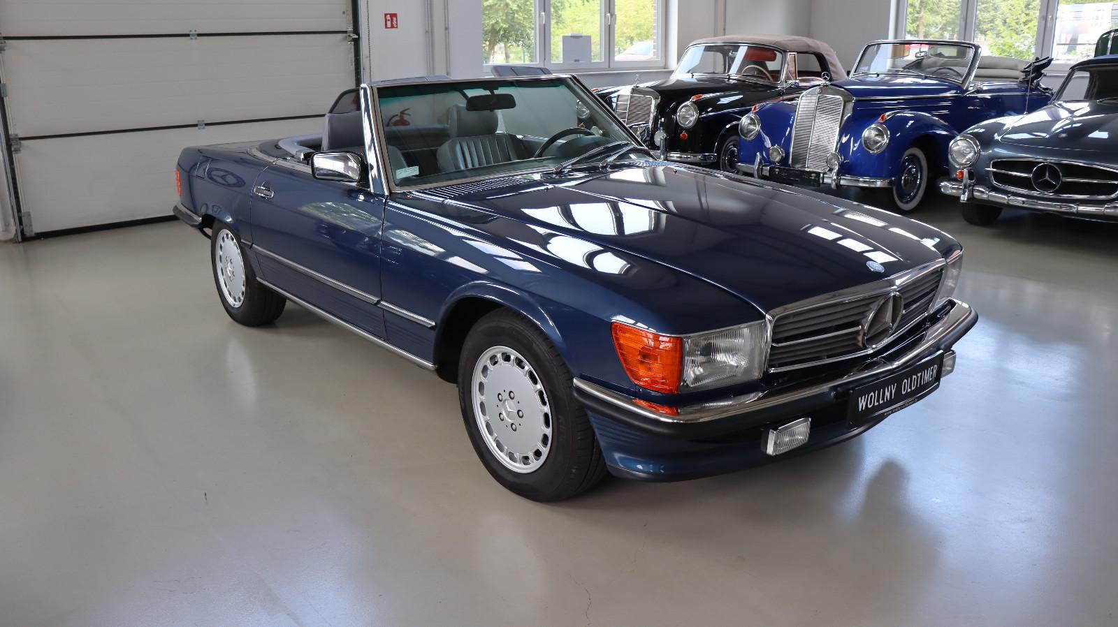 Mercedes-Benz 560 SL