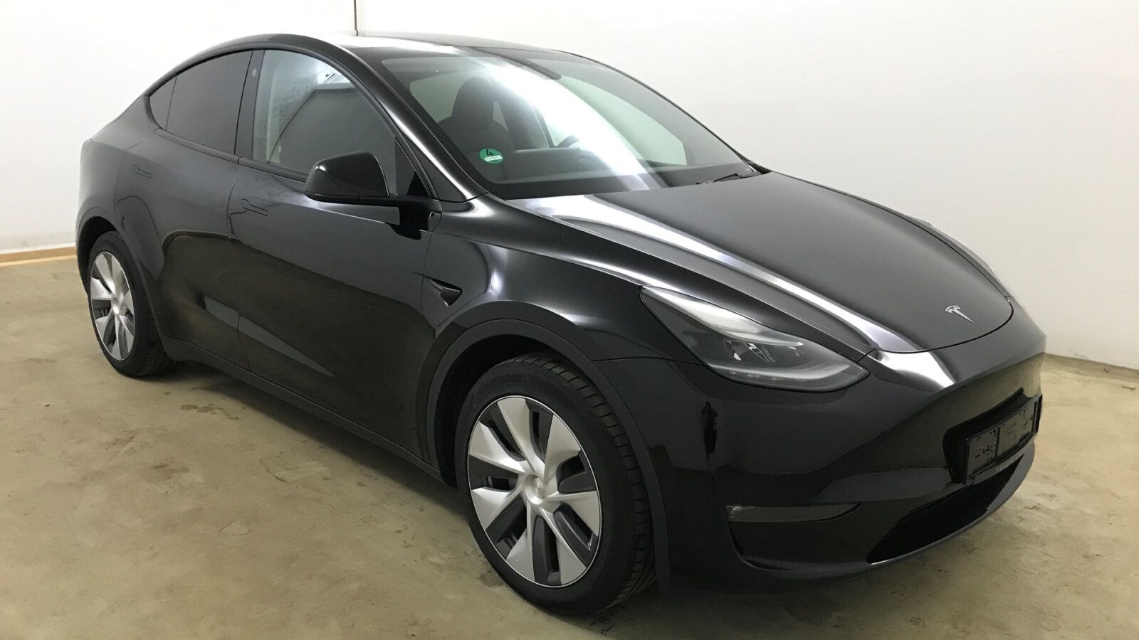 Tesla Model Y Long Range Dual Motor AHK A.pilot Pr. In foto 2