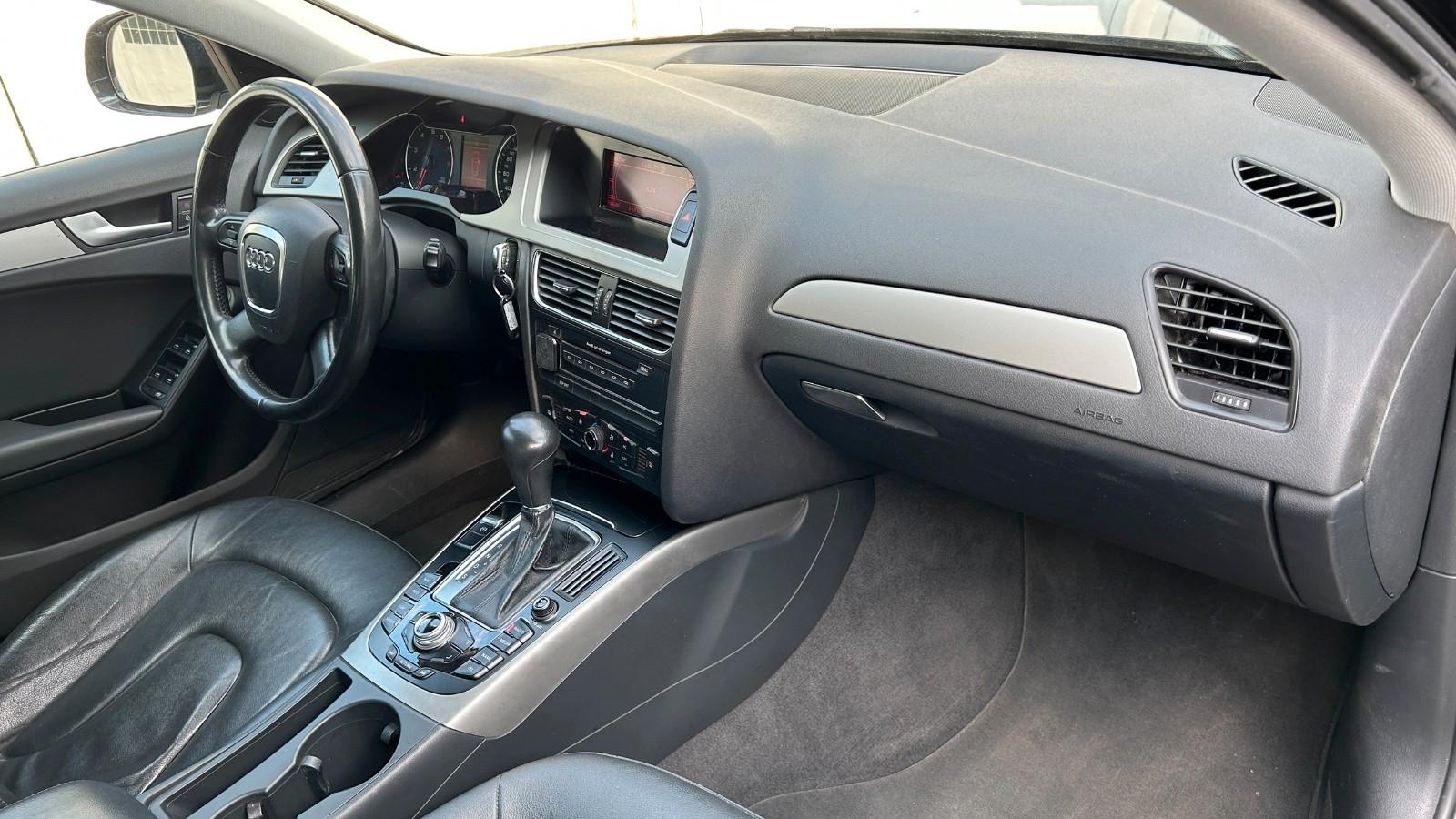 Audi A4 2009 — photo 30