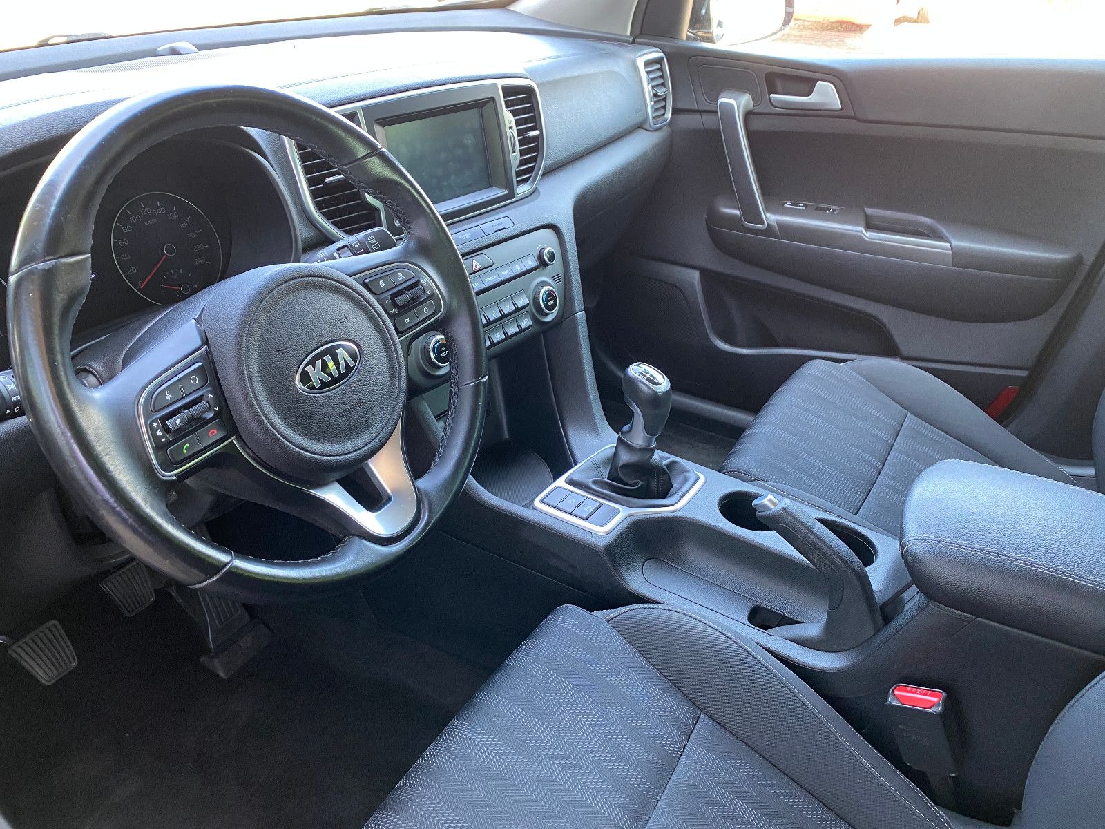 Fahrzeugabbildung Kia Sportage  2WD