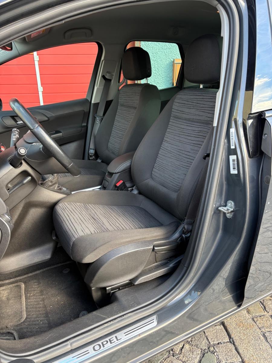 Opel Meriva 2015 — photo 10