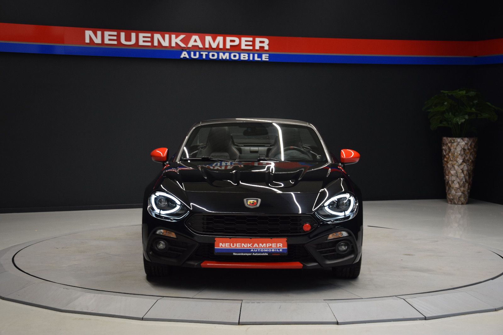 Fahrzeugabbildung Abarth 124 Spider Turismo Leder Bose PDC Radio+