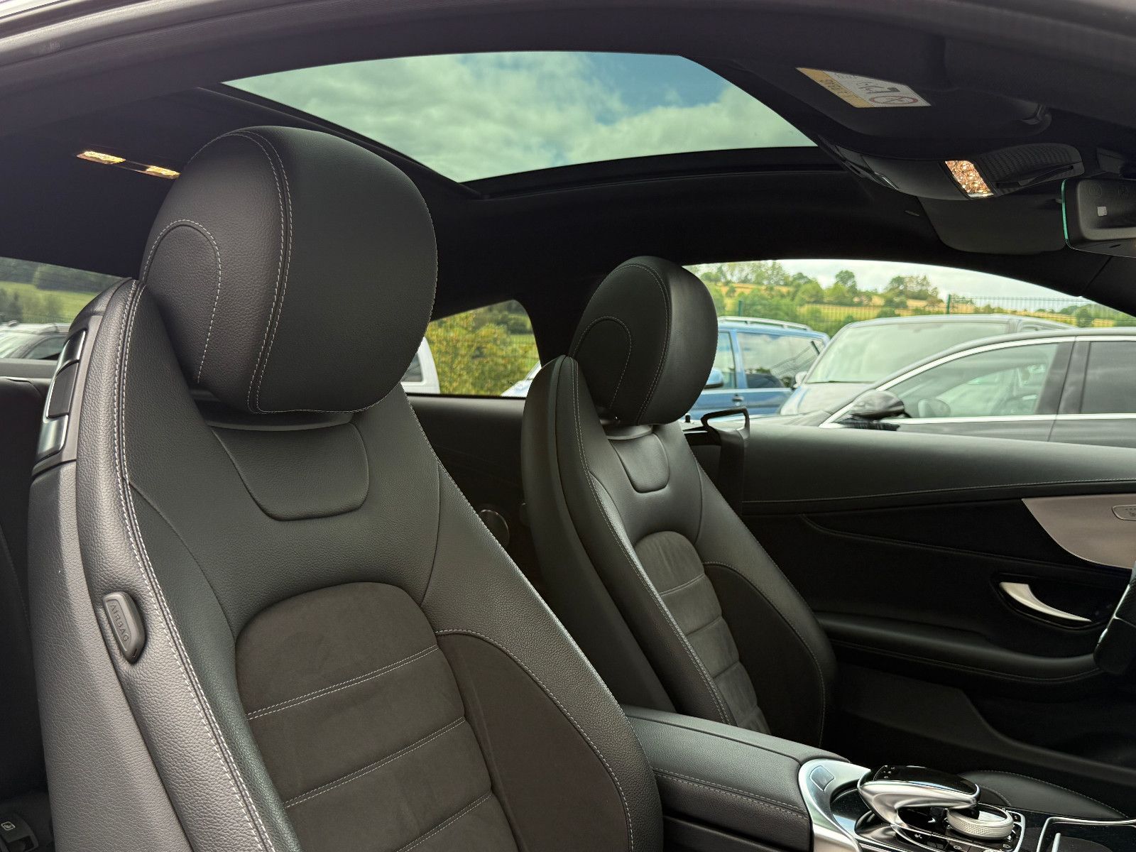 Fahrzeugabbildung Mercedes-Benz C 220d Coupe AMG Burmester Pano Night-Paket 360°