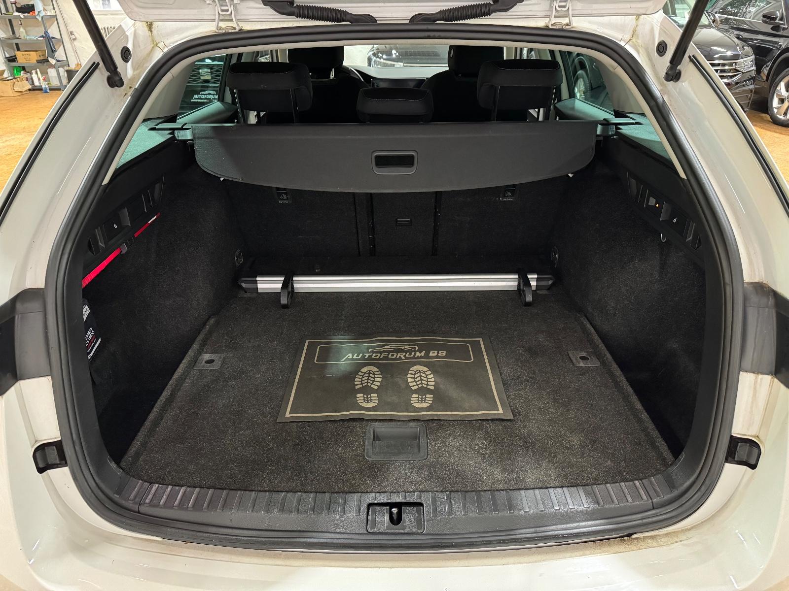Skoda OctaviaCombiClever 2.0TDI DSG/STHEIZ/AHK/MATRIX