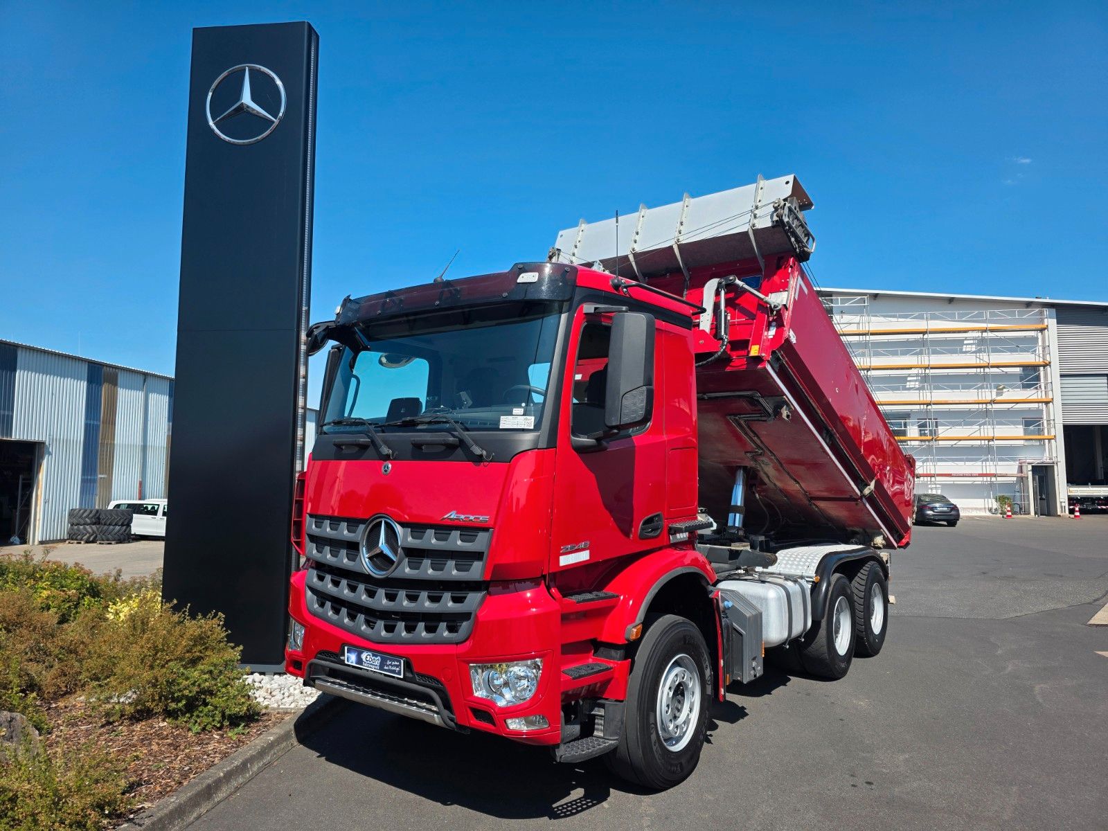 Fahrzeugabbildung Mercedes-Benz Arocs 2648 K 6x4 Thermo-Kipper + Bordmatik