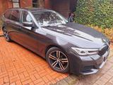BMW 520d Touring A - M-Paket - Scheckheft - TÜV NEU