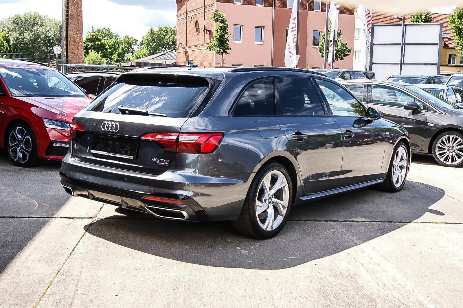 Fahrzeugabbildung Audi A4 Avant 45 TDI quattro S line PANORAMA KAMERA L