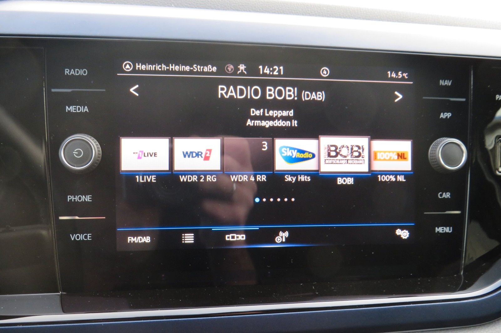 Fahrzeugabbildung Volkswagen Polo United KAMERA SITZH. NAVI KEYLESS APP-CON 1