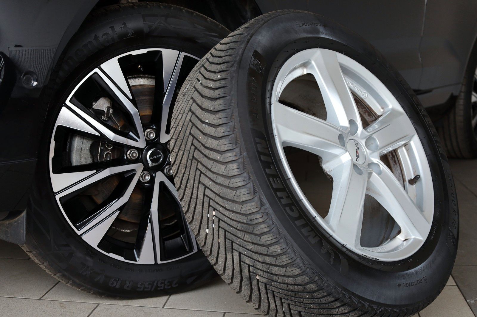 Fahrzeugabbildung Volvo XC60 AWD Plus Dark Leder,LED,Panorama,360° Cam