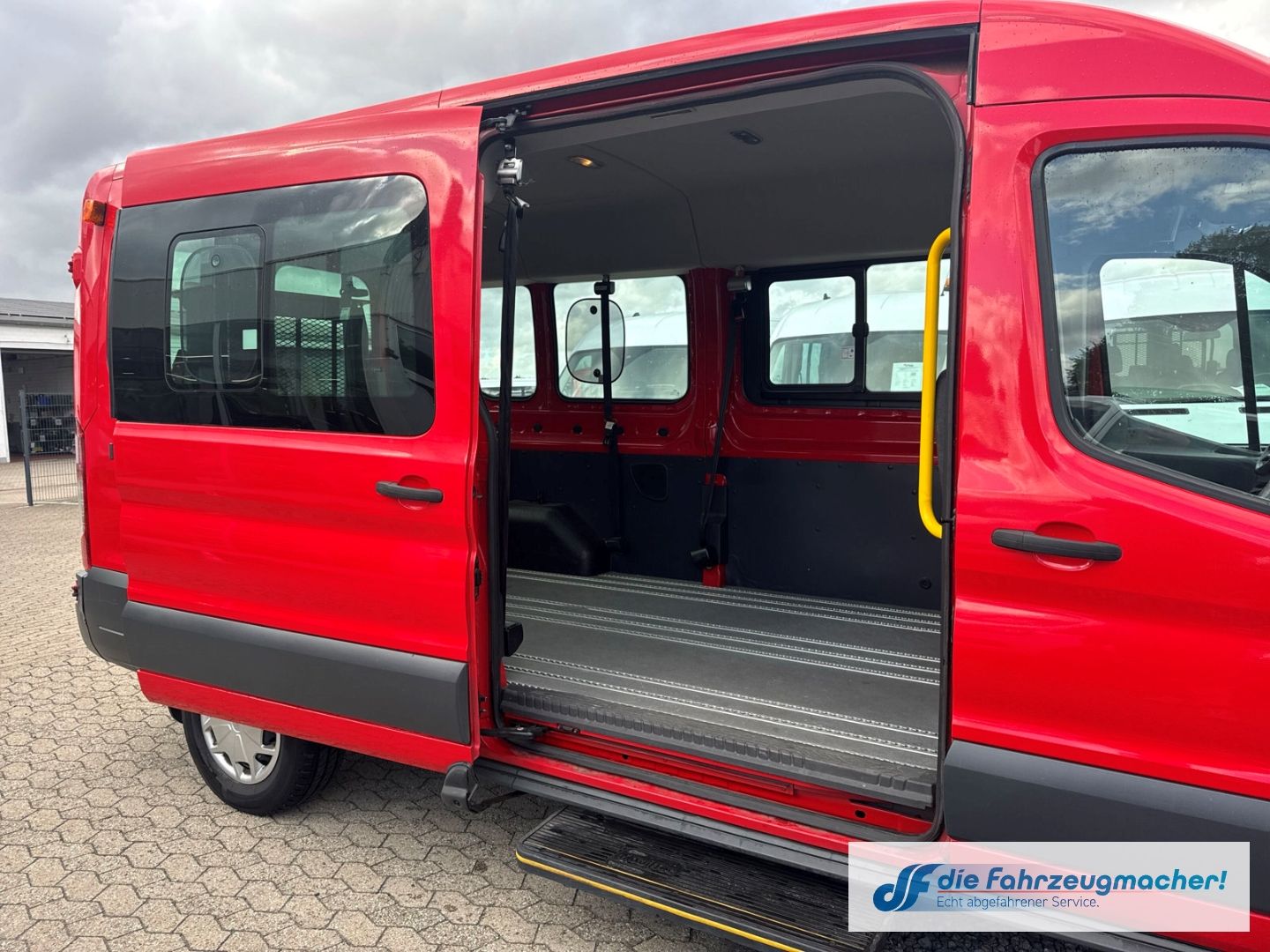 Fahrzeugabbildung Ford Transit Kombi 350 L3 2.2 TDCi DPF *2631 *KLIMA *