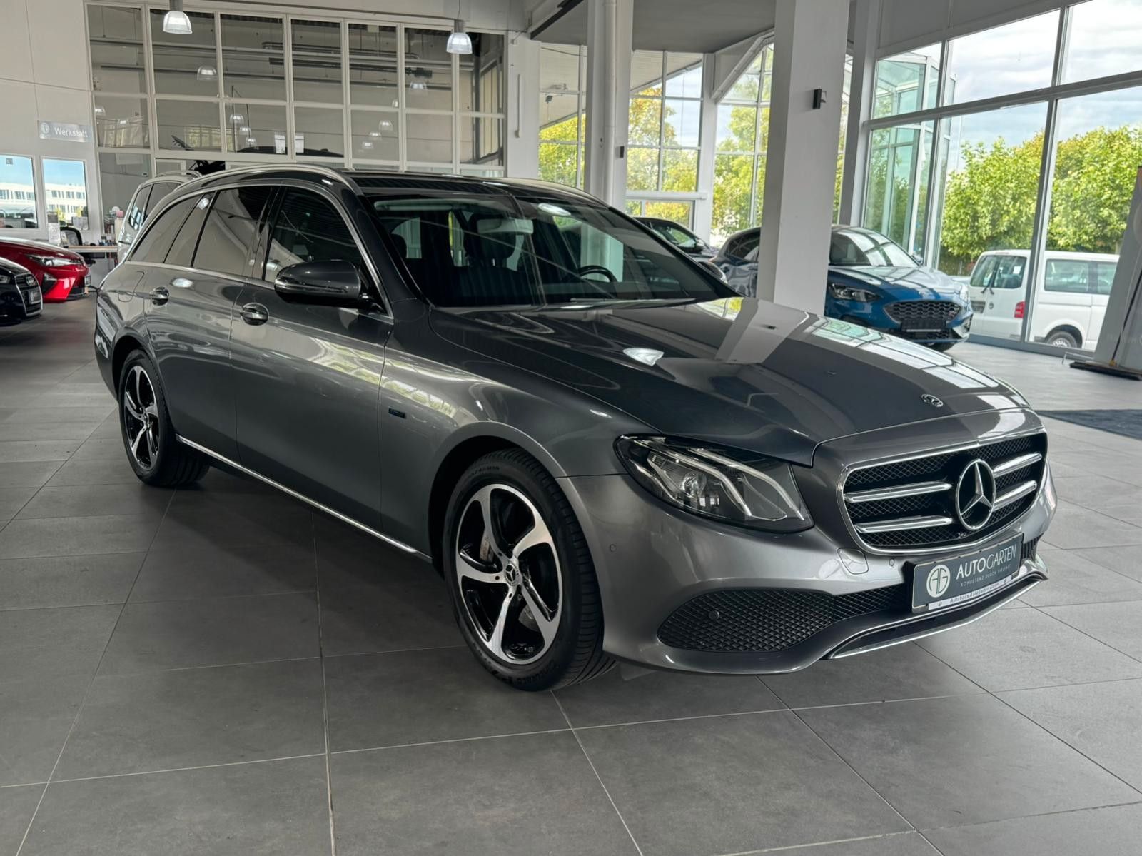 Mercedes-Benz E 300 E T-Modell Avantharde *KAM*PDC*SHZ* imagem 2