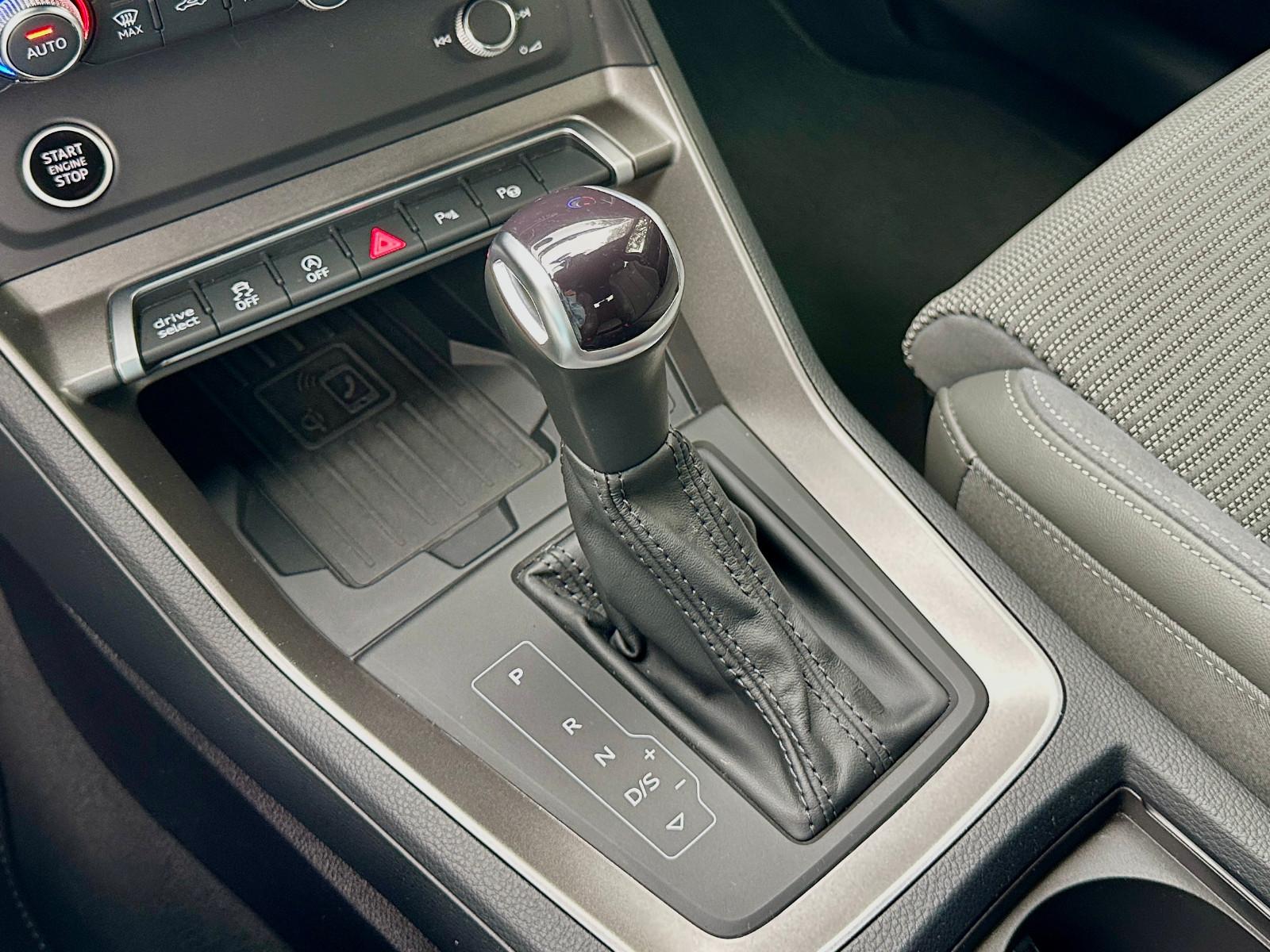 Audi Q3 Sportback 45TFSI qu BLACK SONOS 360° MATRIX, миниатюра 18
