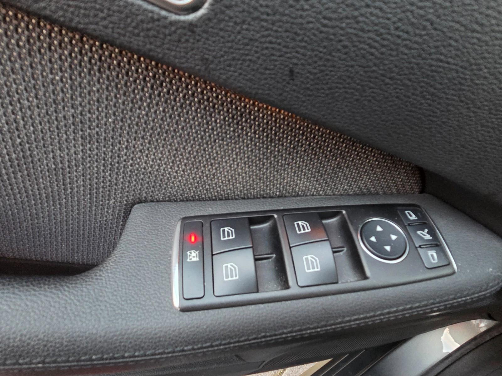 Mercedes-Benz E 200 Lim Avantgarde/SCHECKHEFT/AHK/SCHIEBEDACH