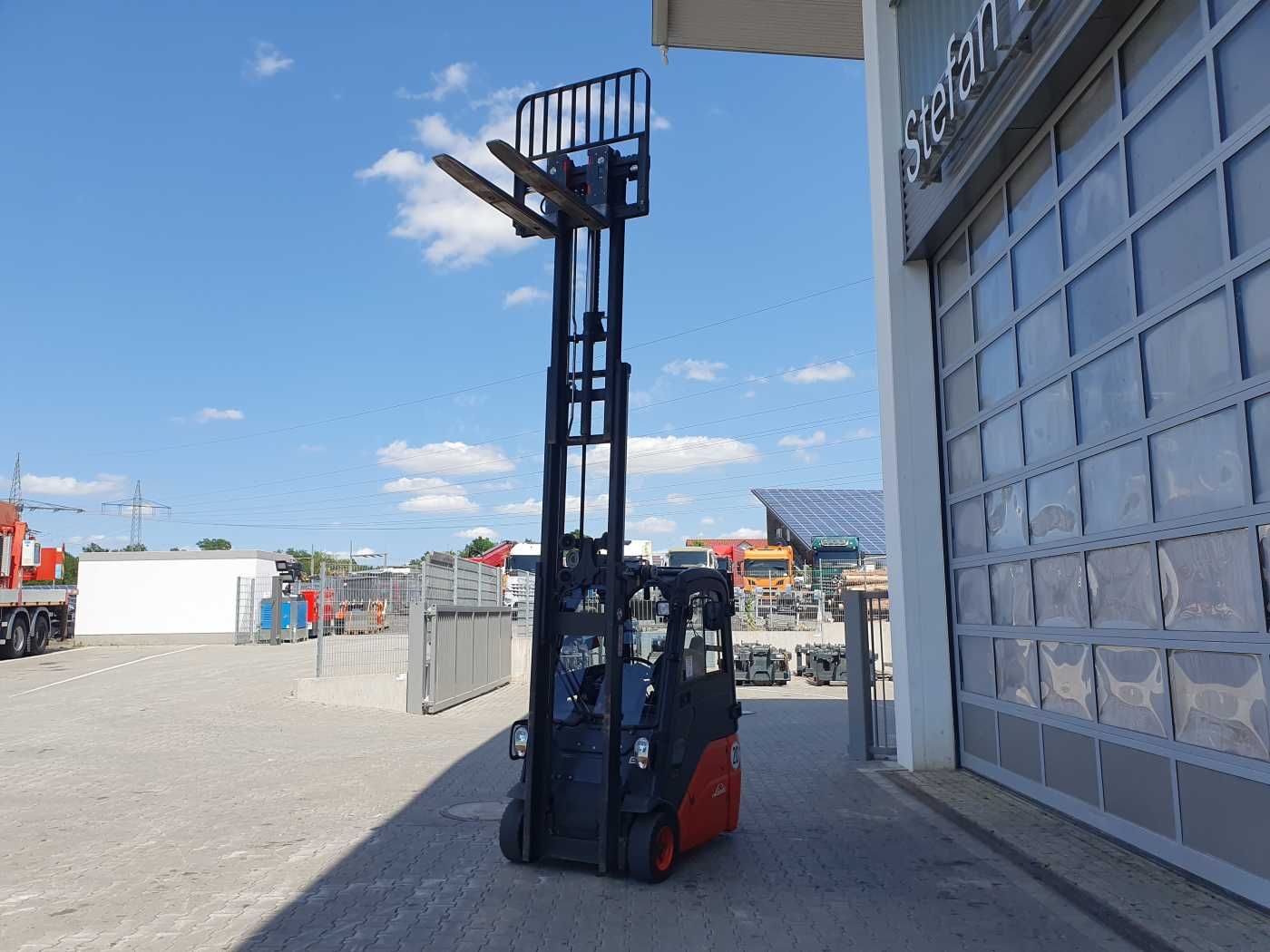 Fahrzeugabbildung Linde E14 - 01 / Triplex: 4.00m! / SS / nur 3.405h!