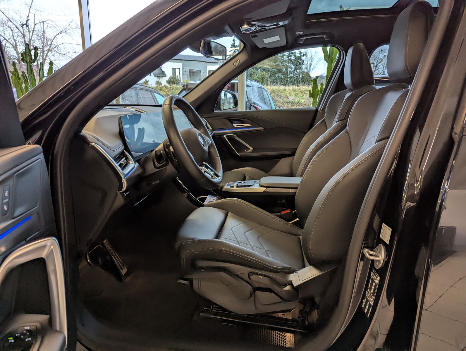 BMW X1 18d sDrive M-Sport Travel-Paket Pano Cam AHK - Image 12