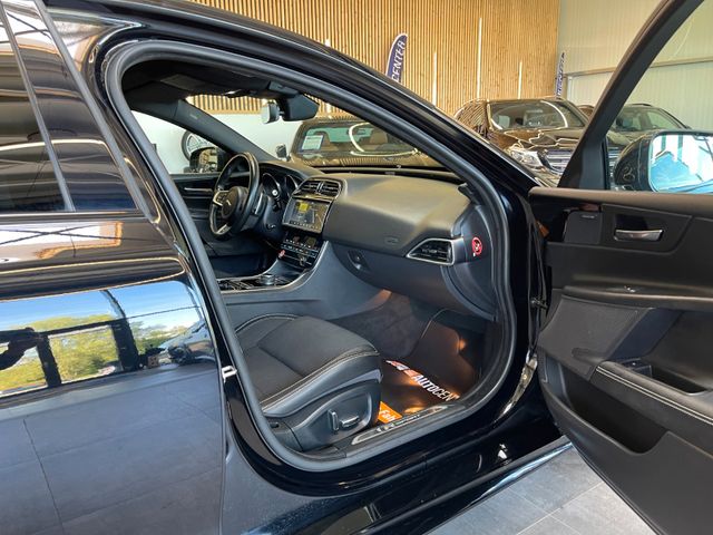 Jaguar XE R-Sport *BI-XENON*KAM*NAVI*TOUCH*LED*
