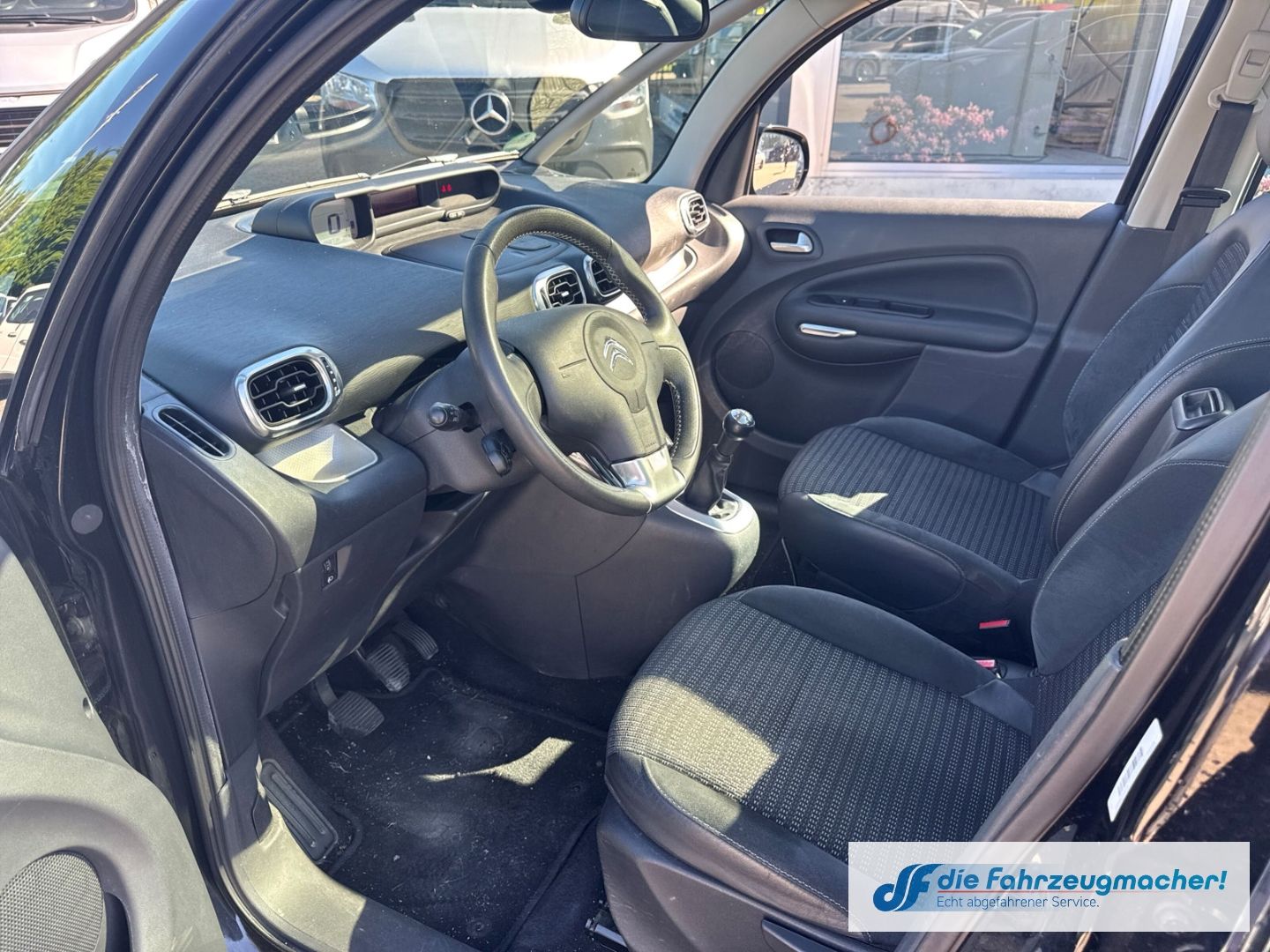 Fahrzeugabbildung Citroën C3 Picasso Exclusive 1,6HDi Pano TÜV 05/27 *EXPO