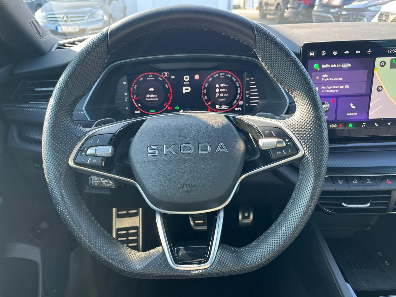 Fahrzeugabbildung SKODA Octavia 1.5 DSG Sportline PANO*MATRIX*AHK*5J.GAR