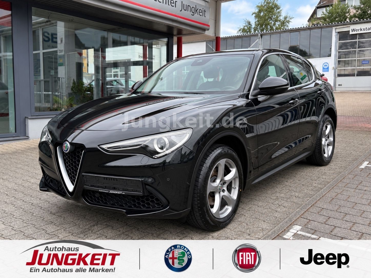 Alfa-Romeo Stelvio - 1