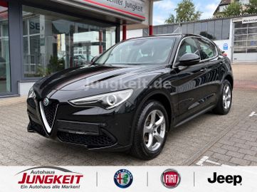 Alfa-Romeo Stelvio - 1