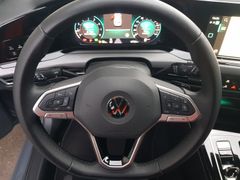 Fahrzeugabbildung Volkswagen Golf VIII Lim Style Navi Matrix SiHz ACC RFK DAB