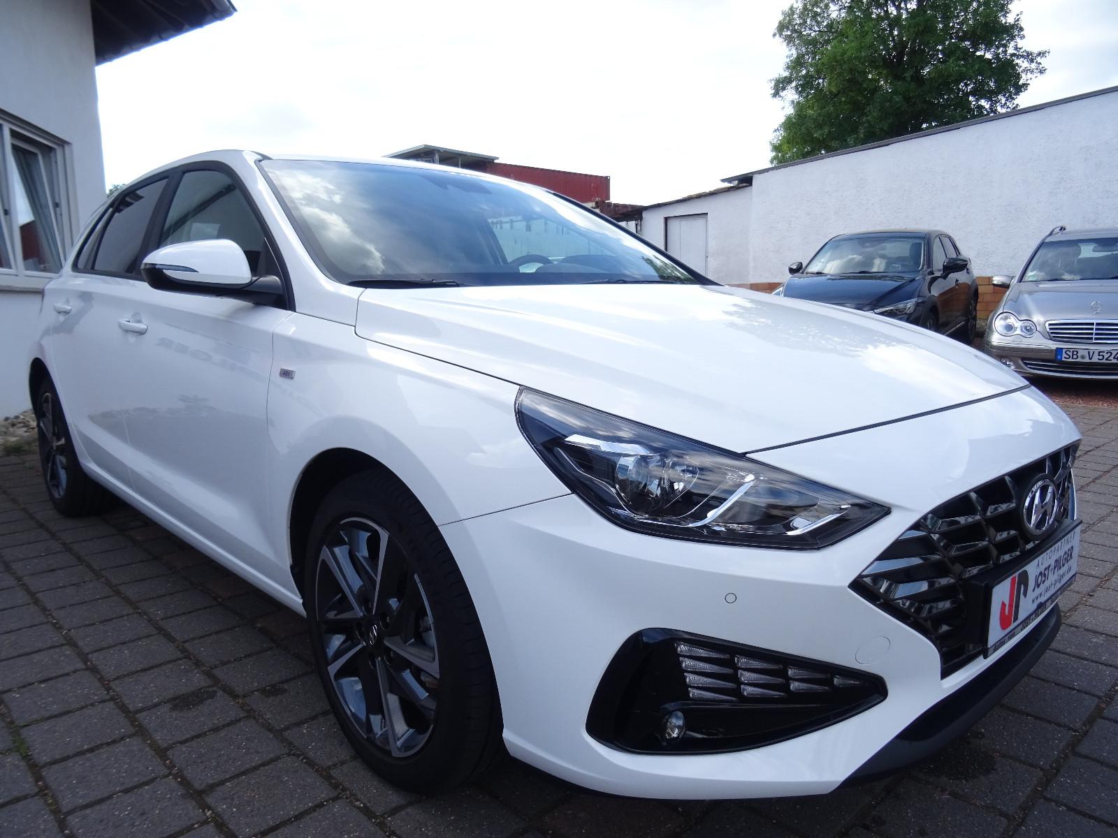Hyundai i30 DCT Trend MHD SitzHzg Carplay Navi Cam