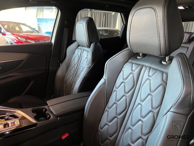Fahrzeugabbildung Peugeot 3008 Hybrid4 300 GT ACC Focal Leder