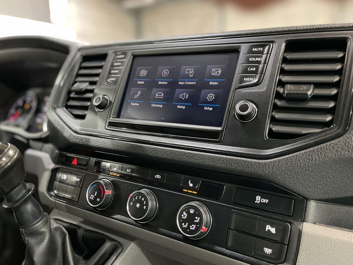 Fahrzeugabbildung Volkswagen Crafter Kasten 35 mittell Hochdach  #Kamera#AHK