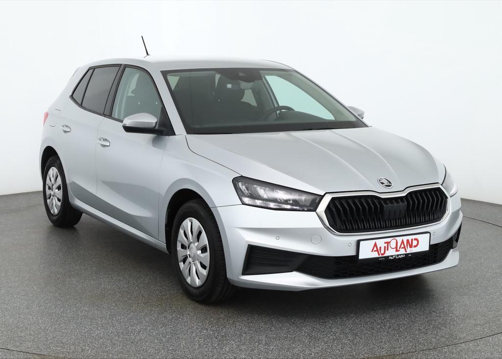 Skoda Fabia 2022 г. Серебристый, пробег 32399 км