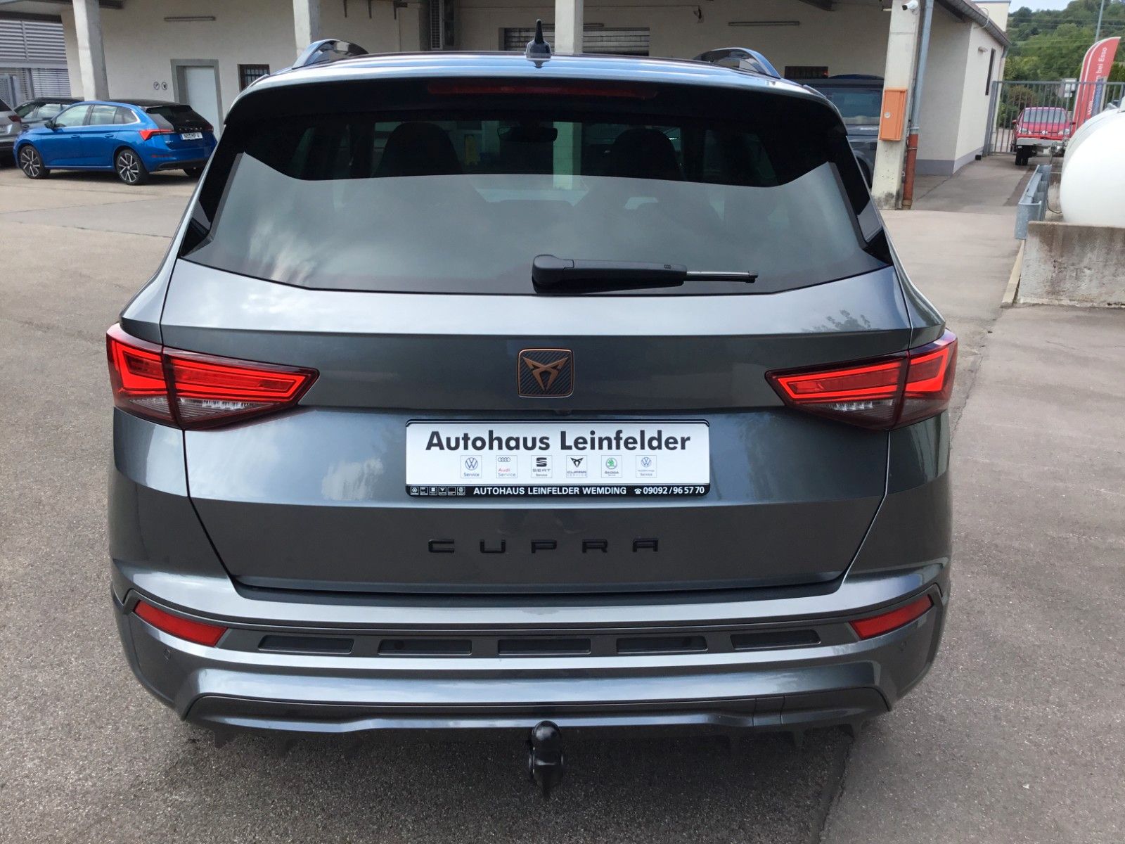 Fahrzeugabbildung CUPRA Ateca 2.0 TSI 4Drive DSG+Pano+AHK+19"+ACC+LED