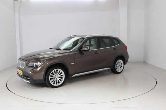 BMW X1 xDrive28i * Pano * Leder * Xenon