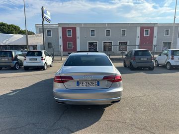 Audi A8 - 6