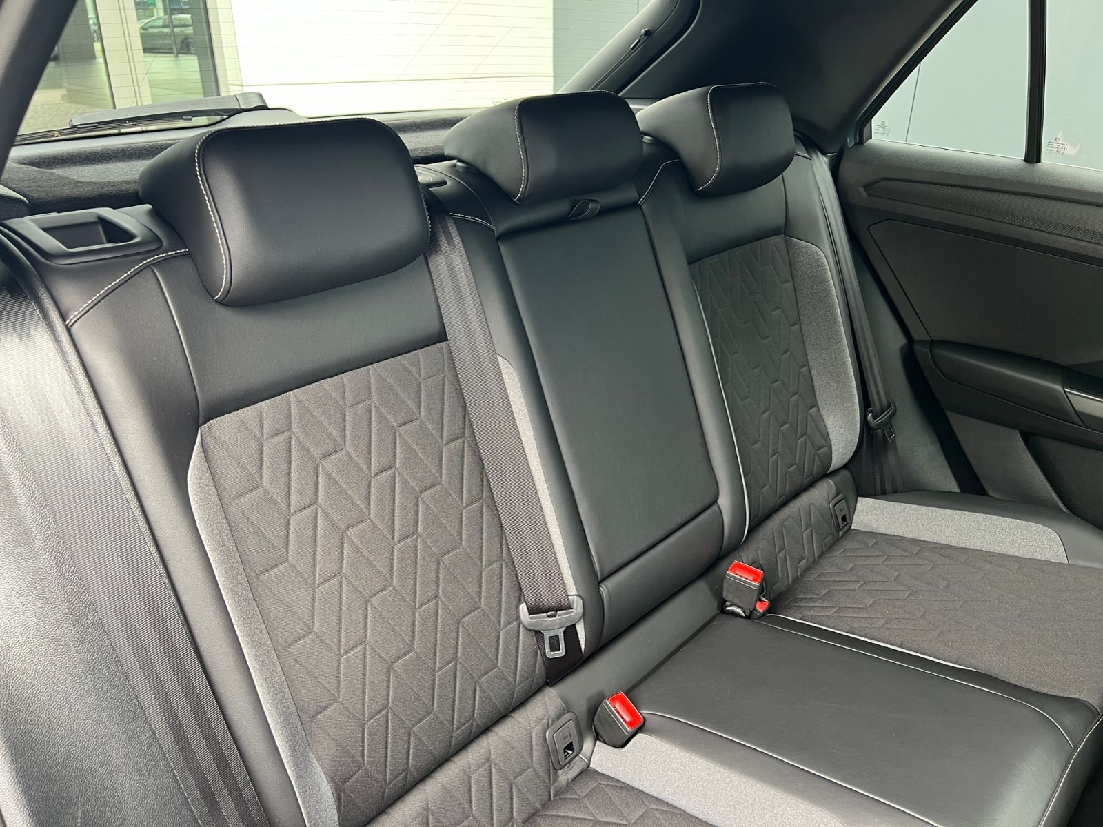 Fahrzeugabbildung Volkswagen T-Roc GOAL 1.5 TSI DSG *AHK, LED, "Plus"-Paket,