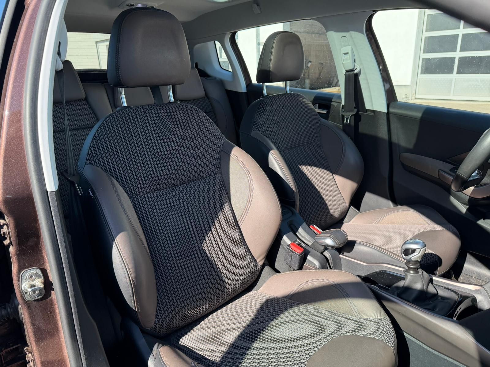 Fahrzeugabbildung Peugeot 2008 Allure