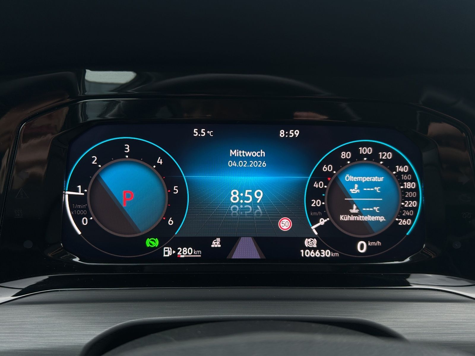 Fahrzeugabbildung Volkswagen Golf VIII Variant Style TDI DSG IQ.Light ACC SH