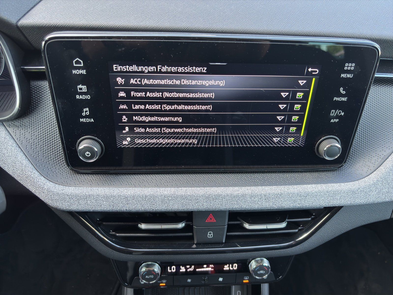 Fahrzeugabbildung SKODA Kamiq Balance 1,0 TSI 85 kW DSG AHK/MATRIX/ACC/
