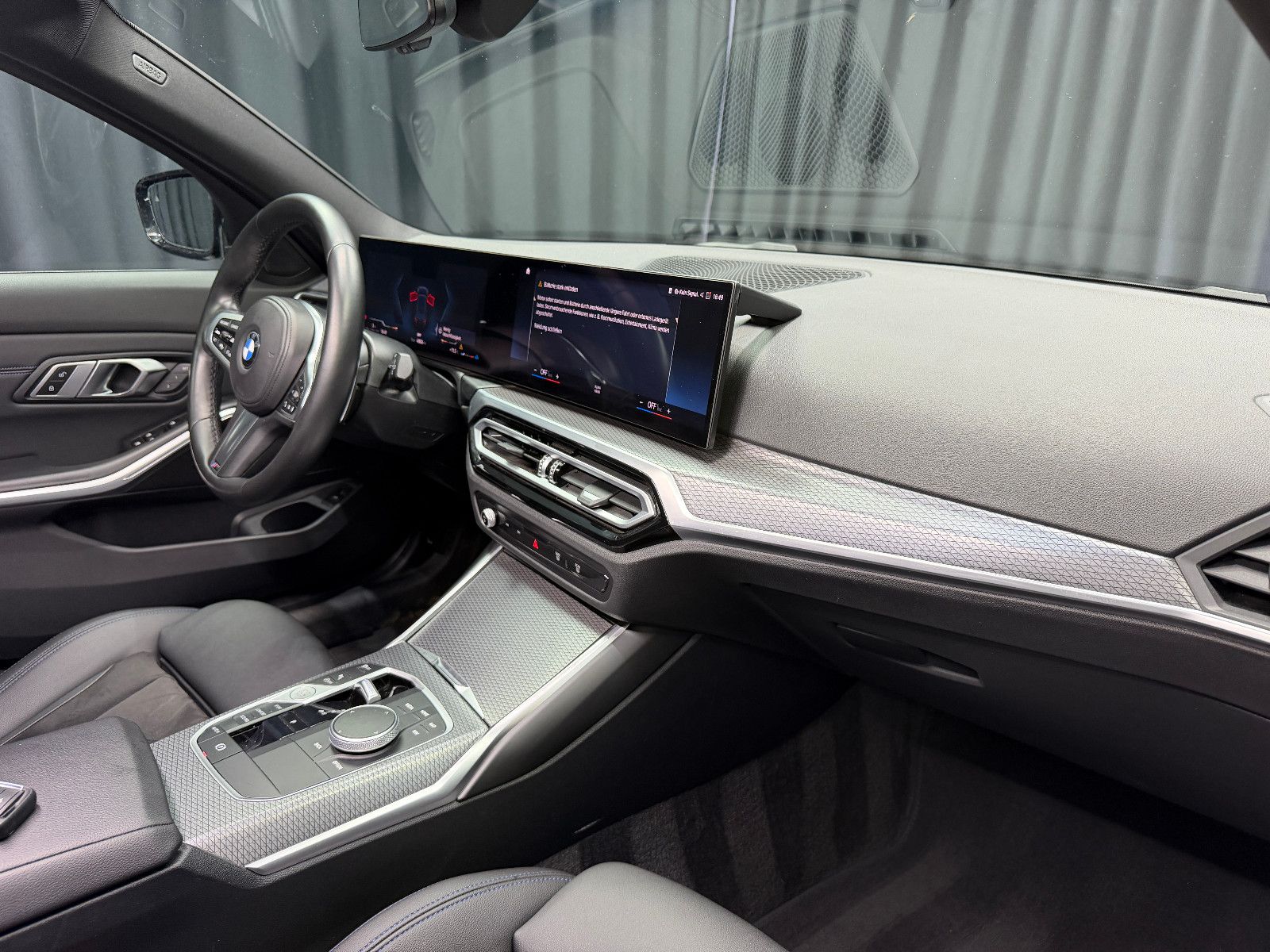 Fahrzeugabbildung BMW 320i Touring M Sport|HIFI|RF-CAM|ACC